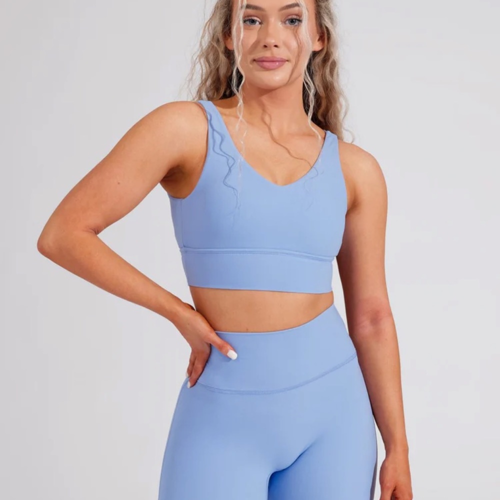 Buff bunny monarch sports bra rainwater blue size medium great condition